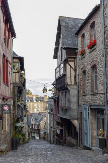 Les Remparts De Dinan . F3 Intramuros. Avec Wifi Екстер'єр фото